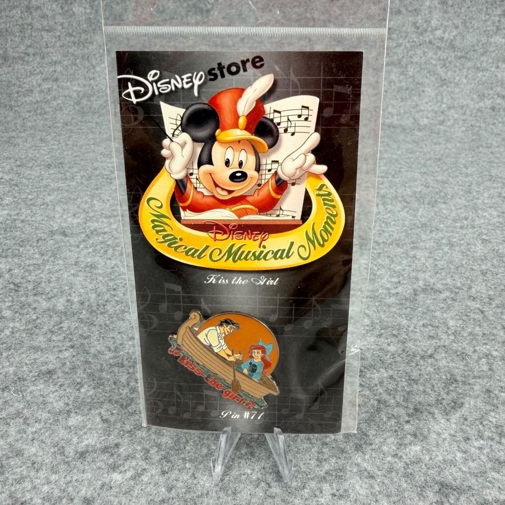 2000 Disney Store Magical Musical Moments Pin #71 Kiss the Girl Little Mermaid